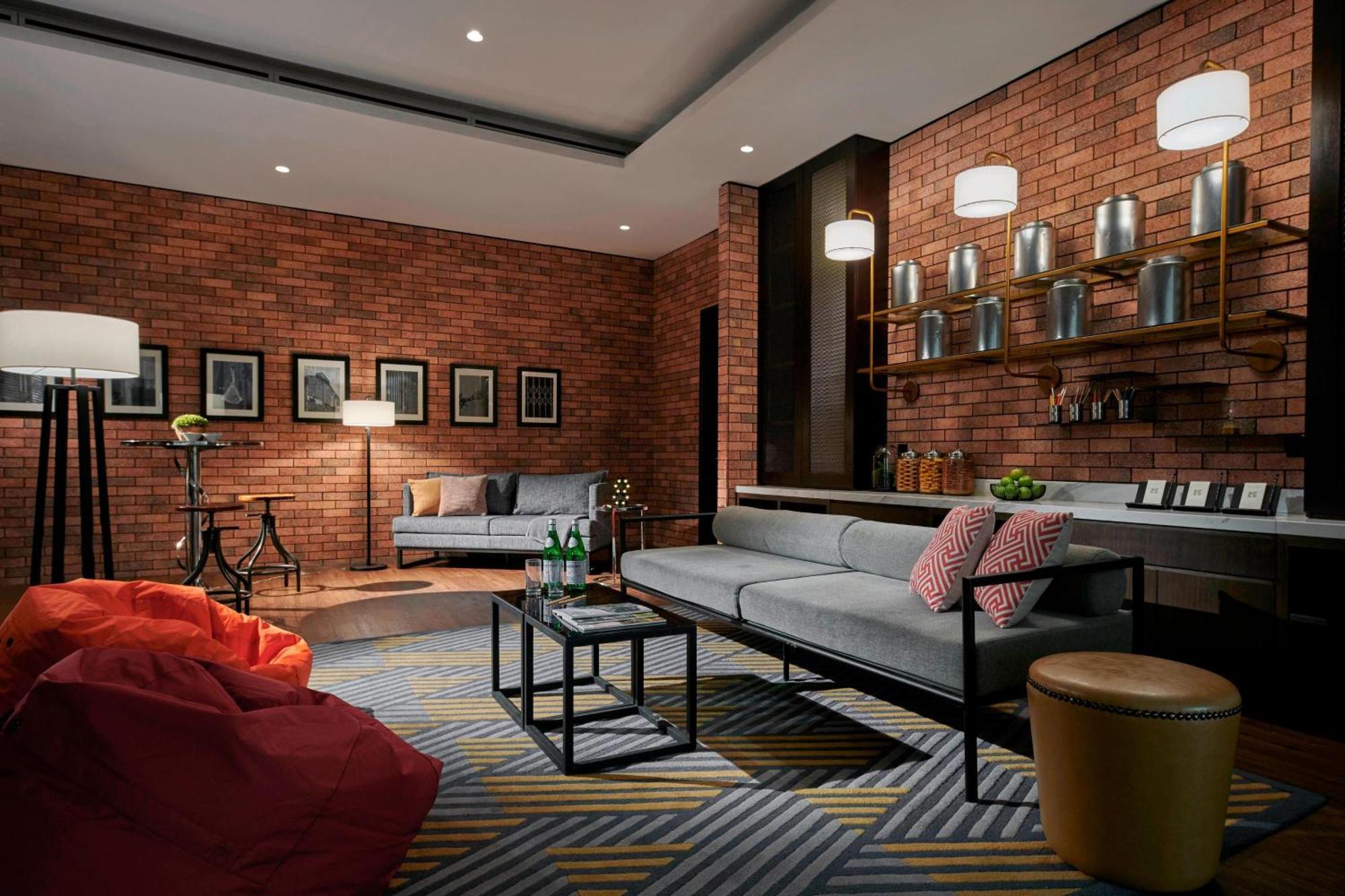 Hotel Stripes Kuala Lumpur, Autograph Collection Екстер'єр фото The Library