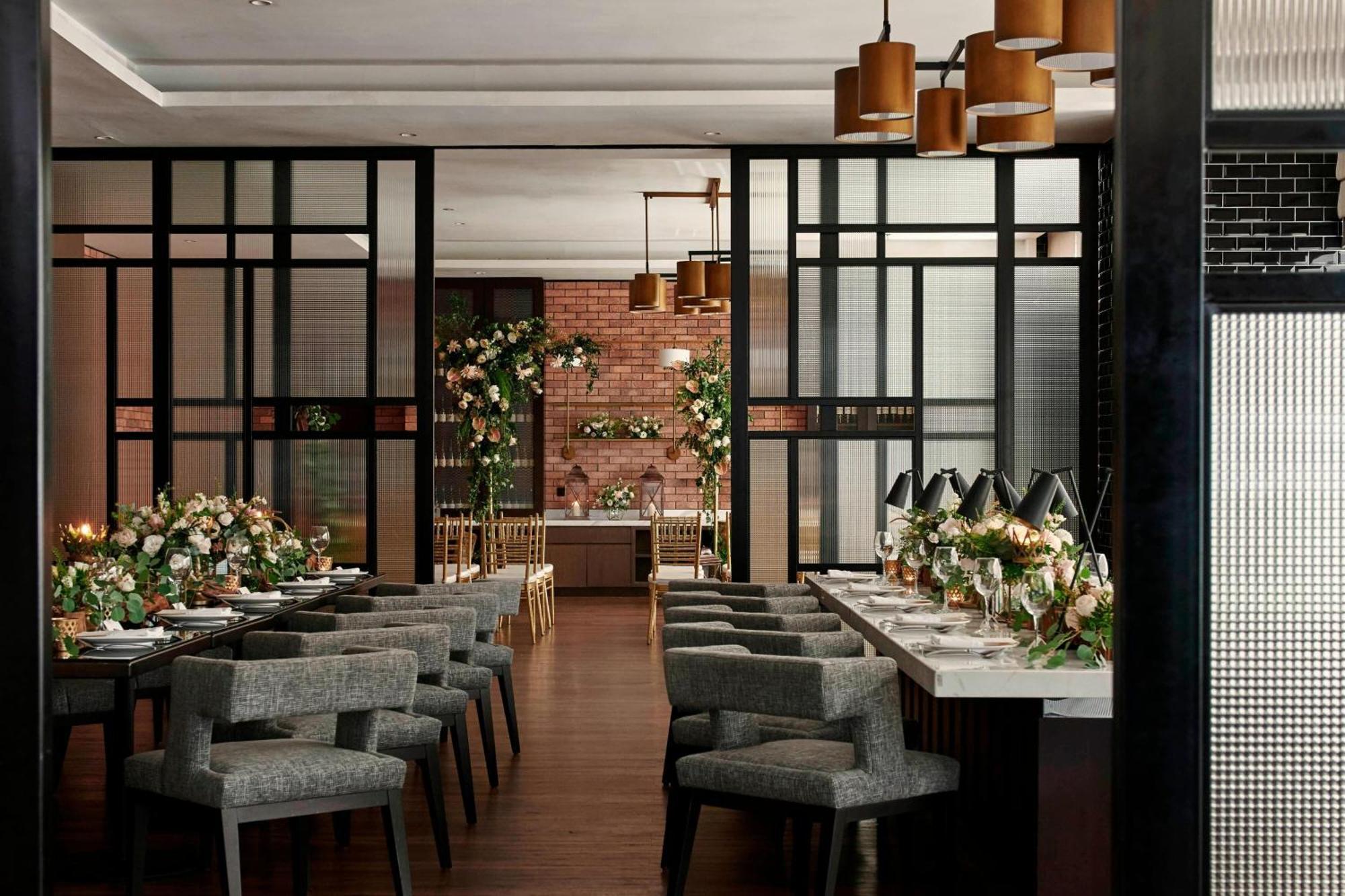 Hotel Stripes Kuala Lumpur, Autograph Collection Екстер'єр фото The interior of the restaurant