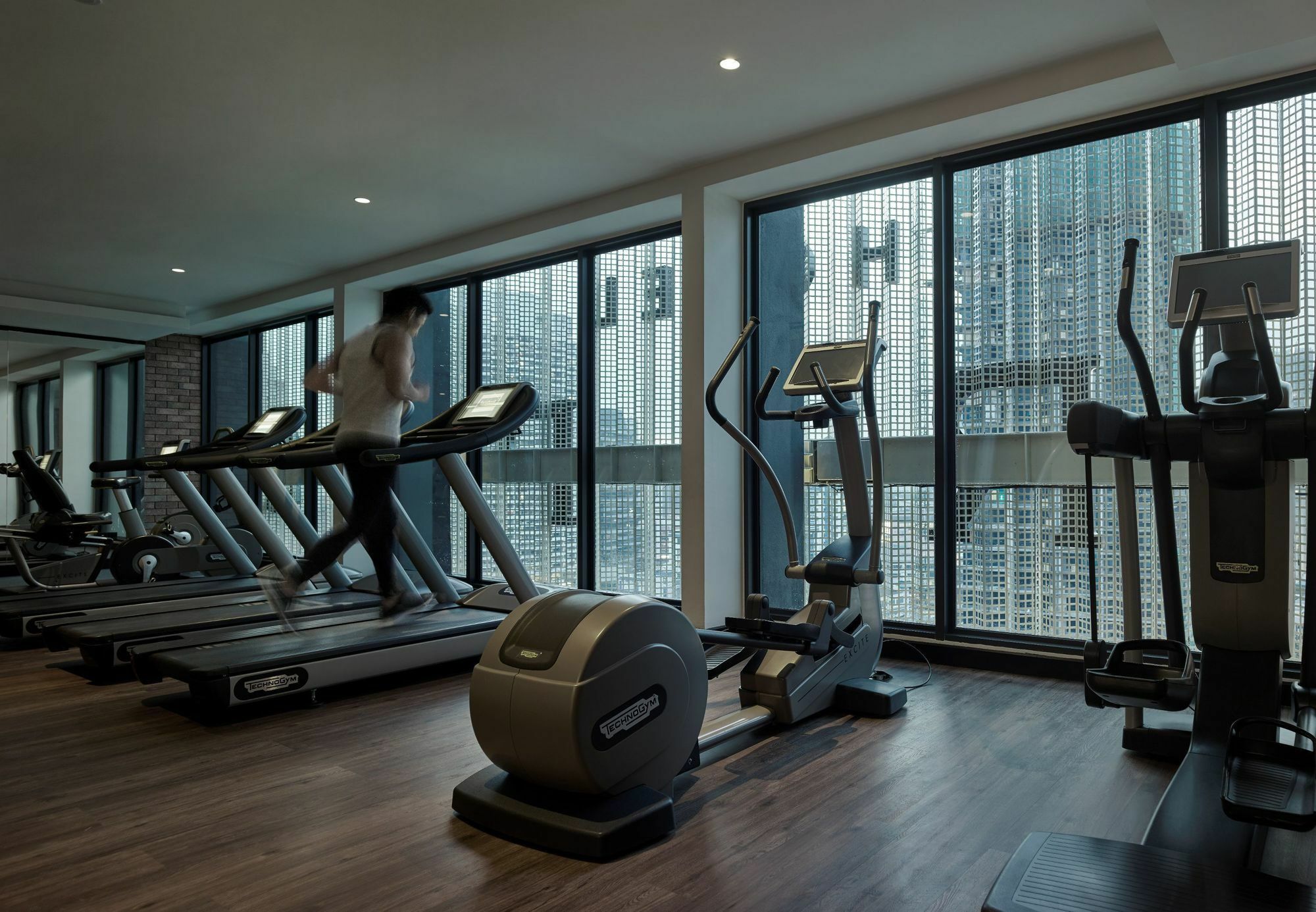 Hotel Stripes Kuala Lumpur, Autograph Collection Екстер'єр фото The gym at the hotel